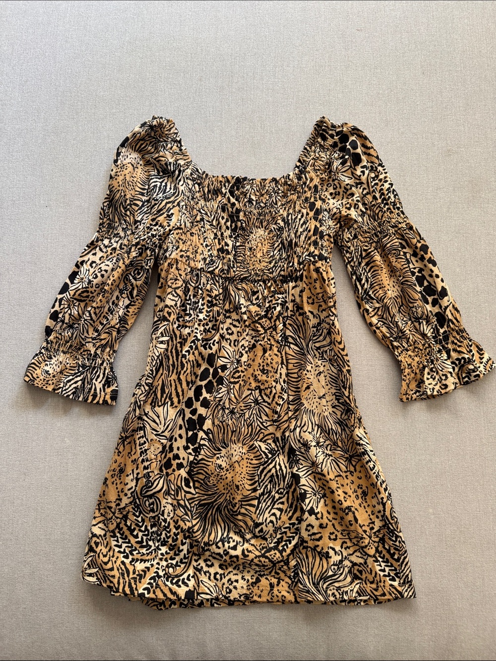 Girls animal print Lilly Pulitzer dress with side pockets  size medium